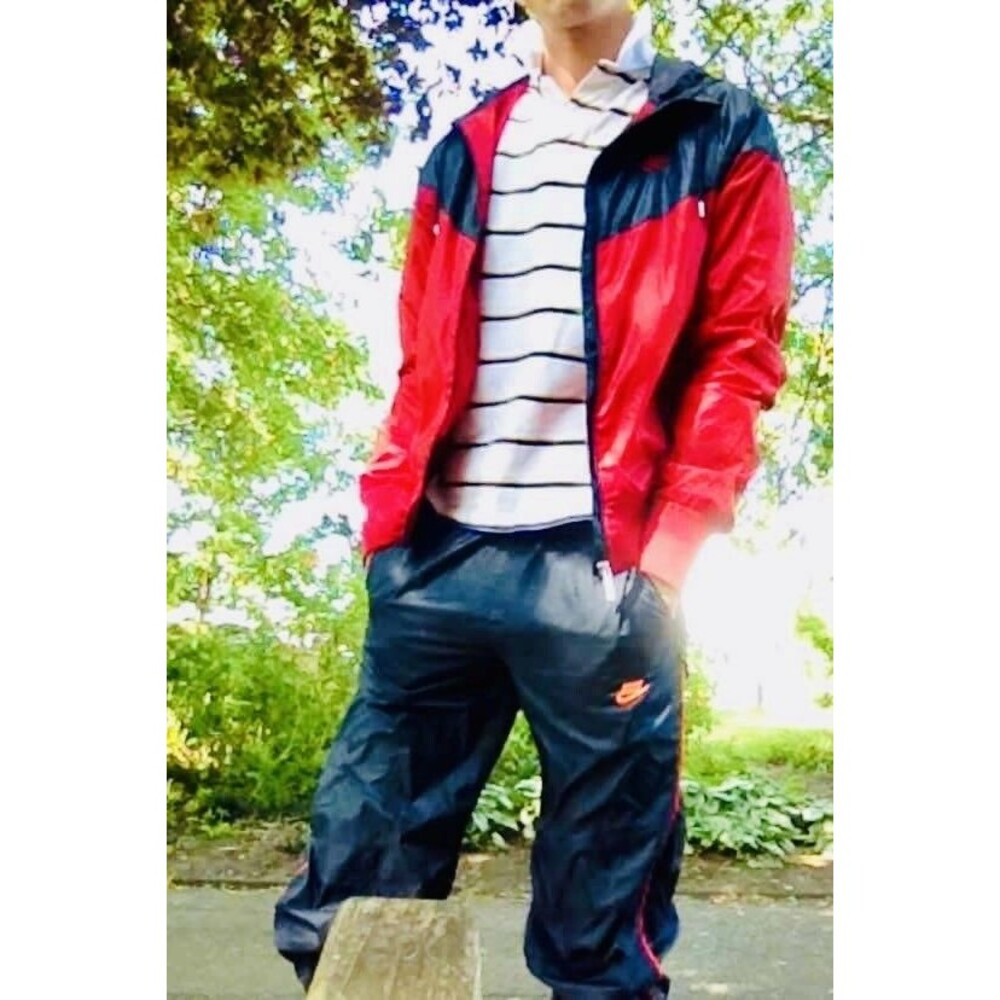 Nike Vintage Rare Windrunner Windbreaker Jacket Red Black Glanz Nylon M